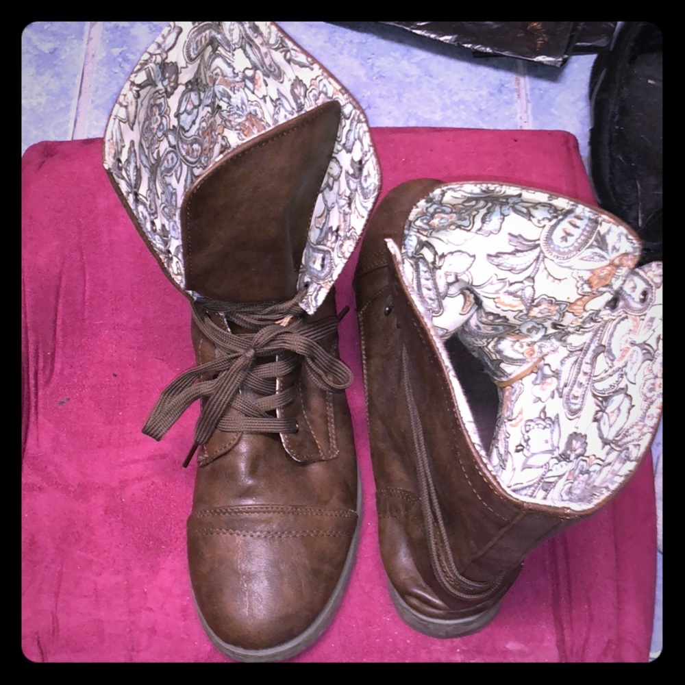 BOOTS!